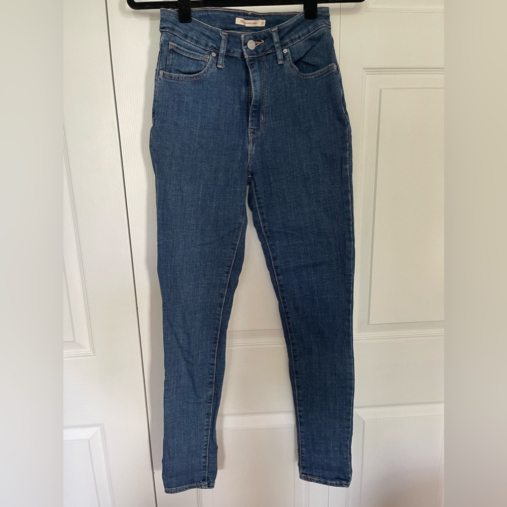 Levi’s 721 High Rise Skinny Jeans Dark Wash